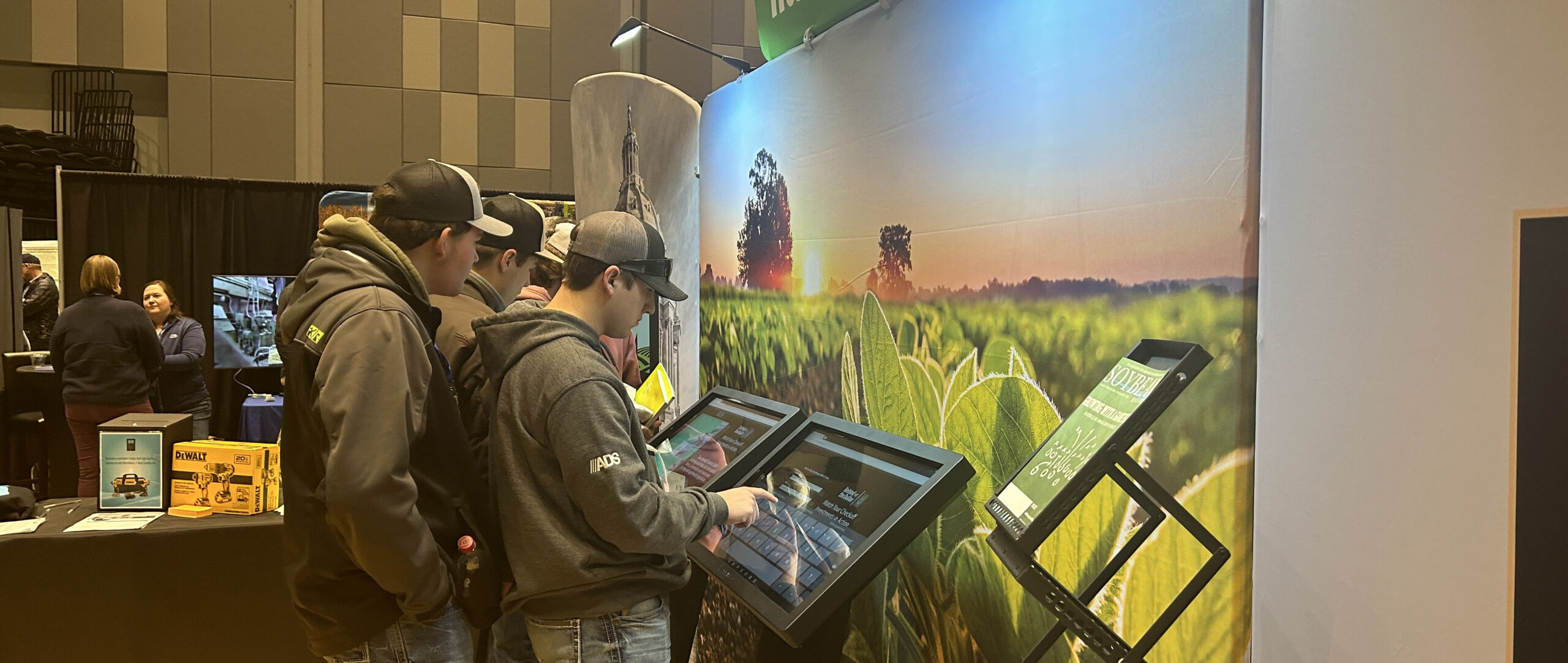 MSR&PC gives look 'Behind the Dollar' at MN Ag Expo Minnesota Soybean