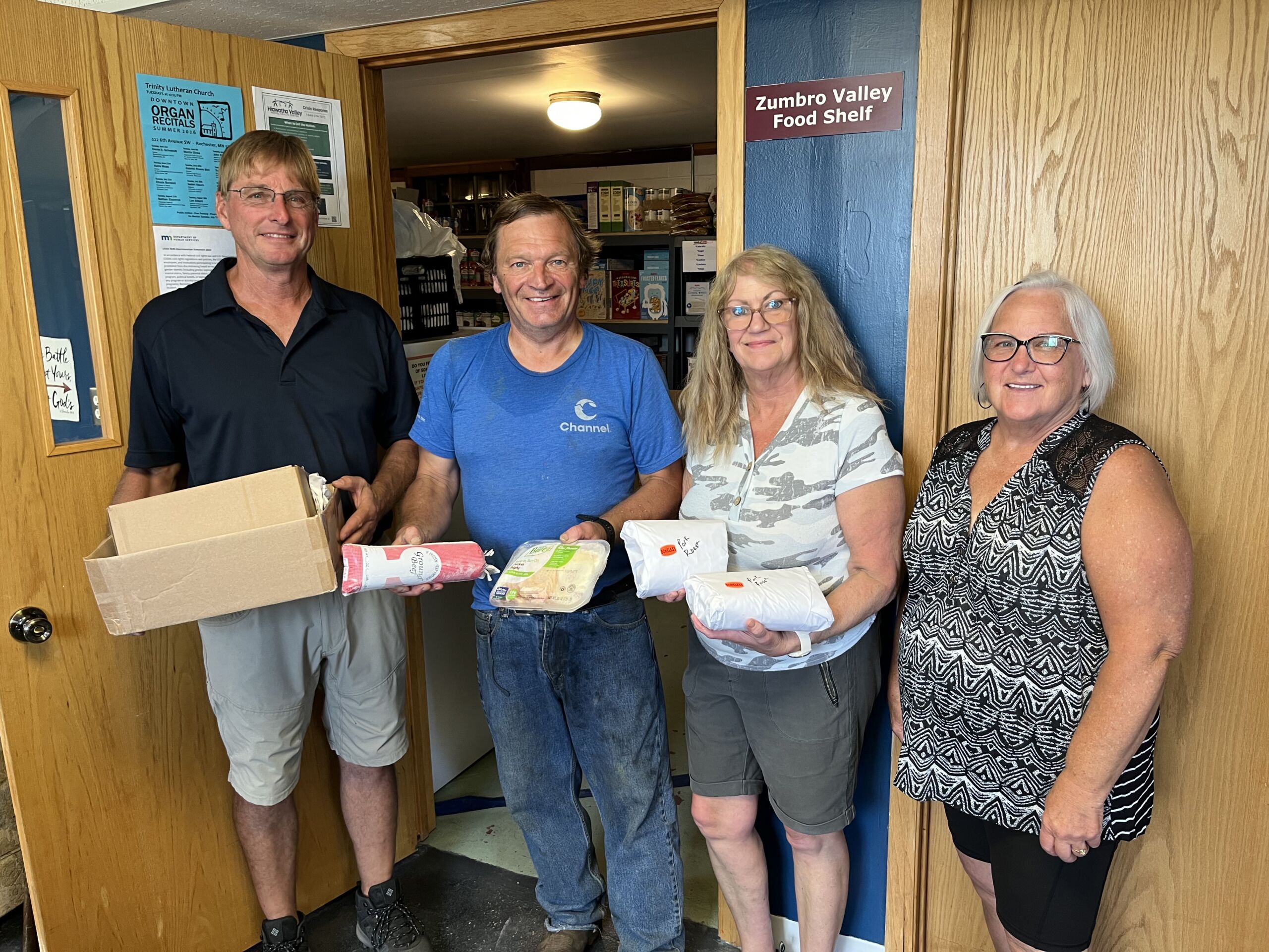 Zumbro Valley Food Shelf Olmsted-Wabasha County Corn & Soybean Growers donated to local food shelves.